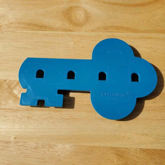 VTG Tupperware Blue Key Holder Wall Hook Tupperware Party Game Gift from 1991 - Picture 2 of 4